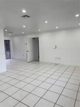 2340 Oleander Dr in Miramar, FL - Building Photo - Building Photo