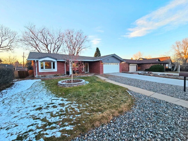 property at 2025 Lee St