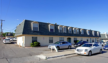 Las Casitas Apartments in El Paso, TX - Building Photo - Building Photo