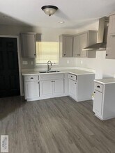 121 N Rose St in Harlingen, TX - Building Photo - Building Photo