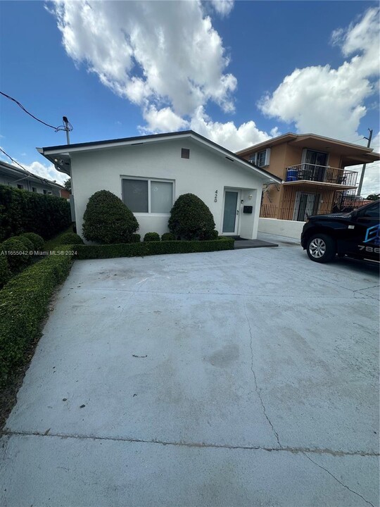 420 NW 57th Ave in Miami, FL - Building Photo