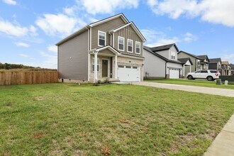 845 Macon Ln in Clarksville, TN - Building Photo - Building Photo