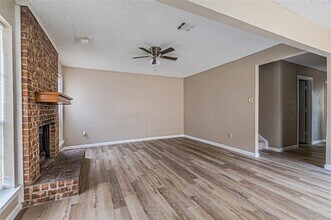 2324 Summer Pl Dr in Arlington, TX - Building Photo - Building Photo