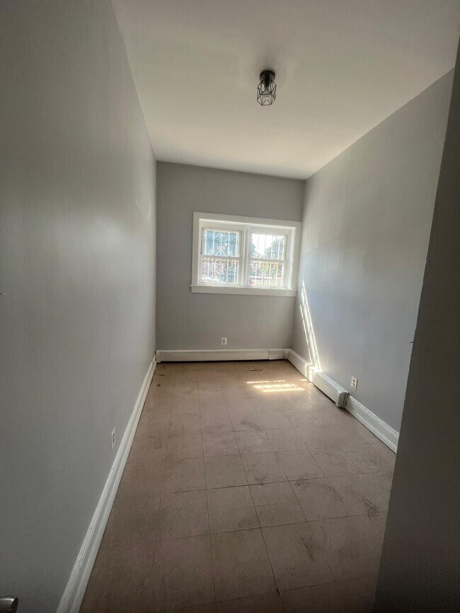 333 E Jersey St, Unit 3A in Elizabeth, NJ - Building Photo - Building Photo