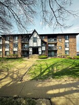 13635 Lamon Ave in Crestwood, IL - Building Photo