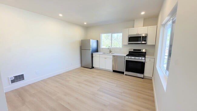 property at 1733 Magazine St