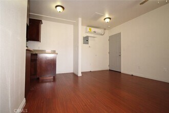 7914 Seville Ave, Unit B in Huntington Park, CA - Building Photo - Building Photo