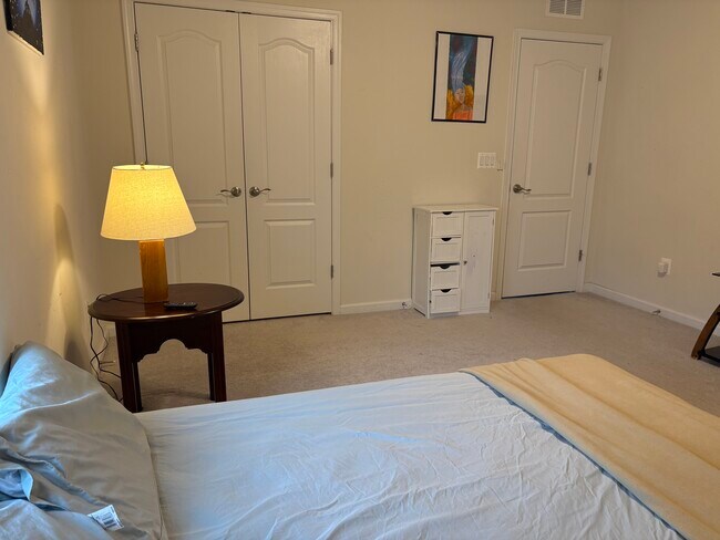 3060 Alan Shepard St in Herndon, VA - Building Photo - Building Photo