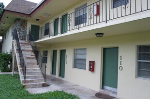 4760 NW 24th Ct in Lauderdale Lakes, FL - Building Photo