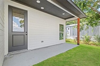 406 Depot St in Whitesboro, TX - Building Photo - Building Photo