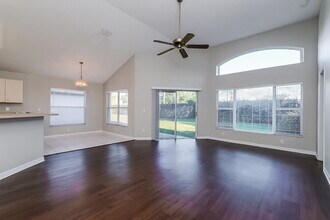 1541 Scotch Pine Dr in Brandon, FL - Building Photo - Building Photo