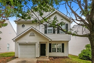 6727 Hidden Forest Dr in Charlotte, NC - Building Photo