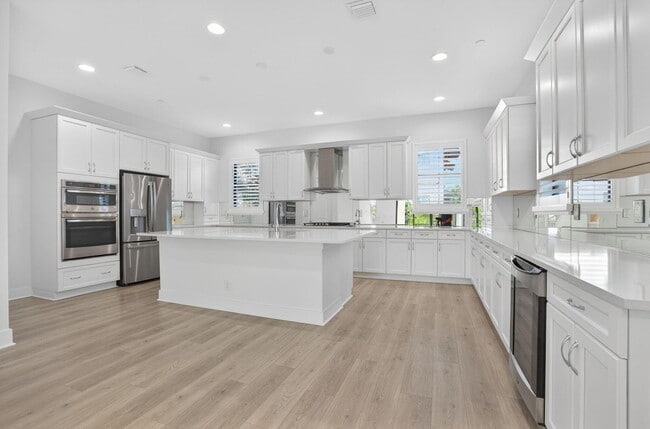 12510 Gross Pointe Dr in Palm Beach Gardens, FL - Building Photo - Building Photo