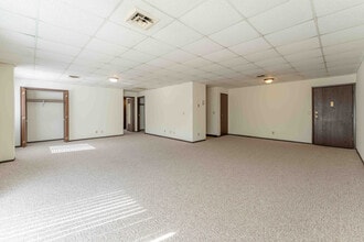 Regency Tower in Springfield, MO - Building Photo - Building Photo