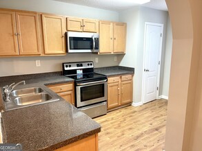 140 Prattling Ct in Atlanta, GA - Building Photo - Building Photo