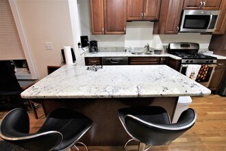 1029 Tremont St, Unit 2 in Boston, MA - Building Photo - Building Photo