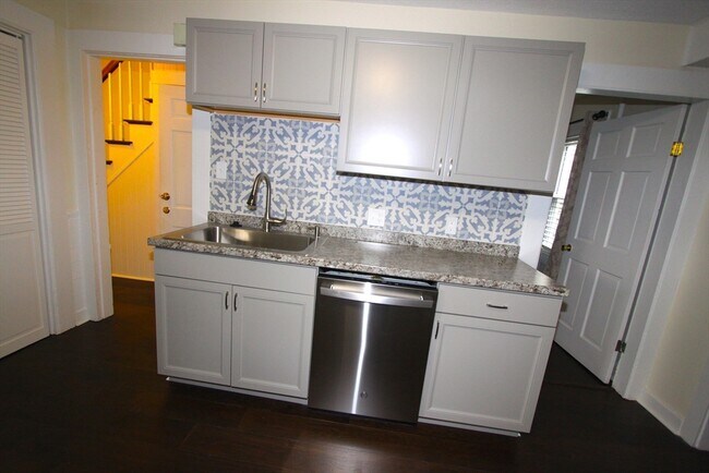 24 Pleasant St in Cambridge, MA - Building Photo - Building Photo