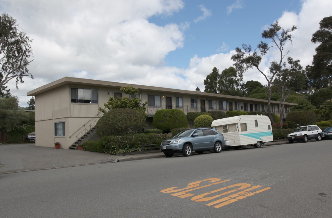 83 Pixley Ave in Corte Madera, CA - Foto de edificio