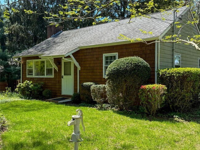 property at 8415 Soundview Ave