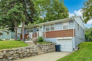 8309 The Paseo in Kansas City, MO - Building Photo