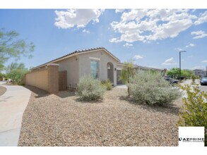 18313 W Skyline Ct in Surprise, AZ - Building Photo - Building Photo