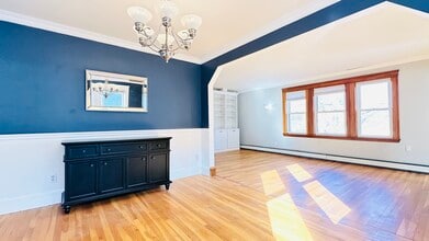 62 Edgecliff Rd in Watertown, MA - Building Photo - Building Photo