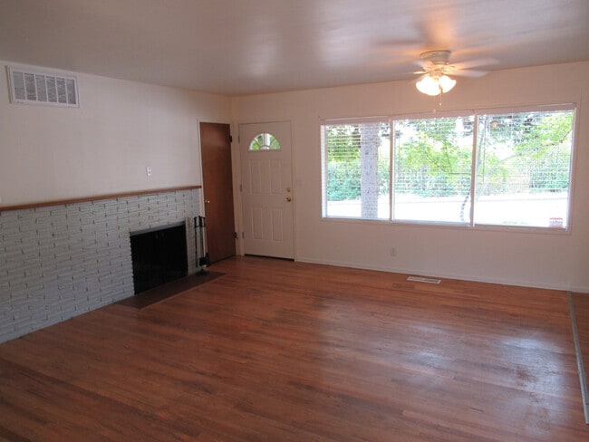 903 Cunningham Ln S in Salem, OR - Building Photo - Building Photo