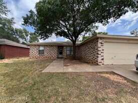 5011 60th St in Lubbock, TX - Building Photo