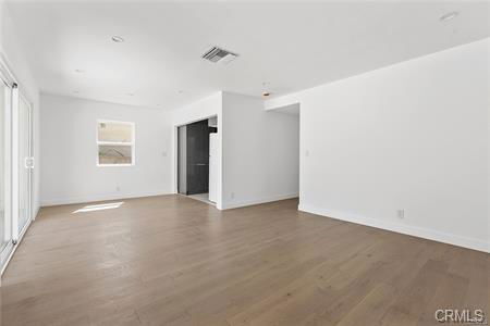 22723 Leonora Dr in Los Angeles, CA - Foto de edificio