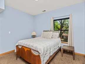 5252 S Drexel Ave, Unit Bedroom 1 in Chicago, IL - Building Photo - Building Photo