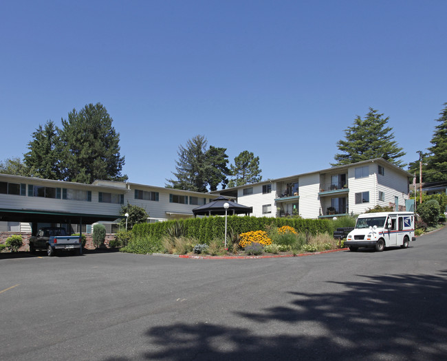 Scholls Royal in Portland, OR - Foto de edificio - Building Photo