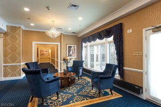 41 Springfield Ave in Summit, NJ - Foto de edificio - Building Photo