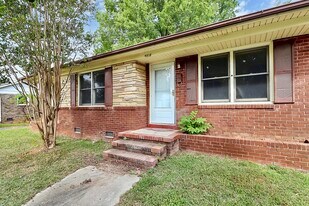 4808 Brooktree Dr in Charlotte, NC - Building Photo