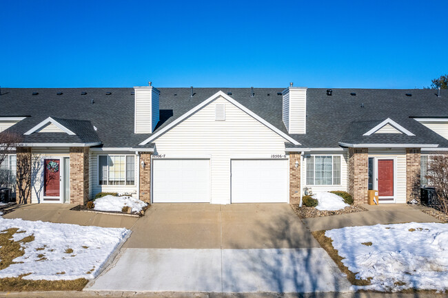 Gardens of Meredith Pointe in Urbandale, IA - Foto de edificio - Building Photo