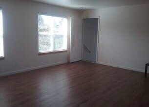 824 S 8th St, Unit 824 S 8th Cottage Grove in Cottage Grove, OR - Building Photo - Building Photo