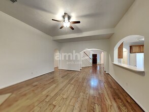 814 Spring Source Pl in Spring, TX - Foto de edificio - Building Photo