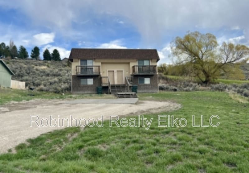 397 Parkchester Dr in Spring Creek, NV - Building Photo