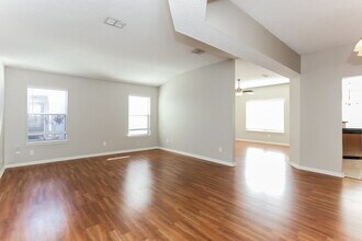 12327 Sondra Cove Ct in Jacksonville, FL - Foto de edificio - Building Photo