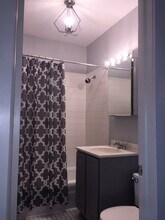 756 W California Ter, Unit #2 in Chicago, IL - Building Photo - Building Photo
