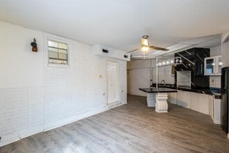 1420 Corpus Christi St in Laredo, TX - Building Photo - Building Photo