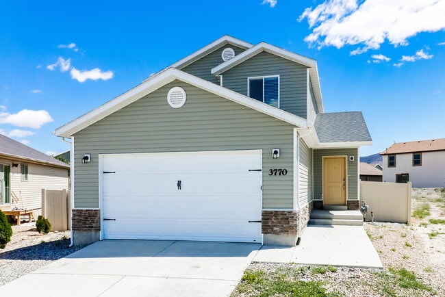 property at 3770 N Downwater St