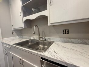 31 Dix Ave, Unit 1 in Glens Falls, NY - Building Photo - Building Photo