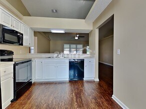2184 Khaki Ct in Middleburg, FL - Building Photo - Building Photo