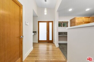 2601 Nichols Canyon Rd in Los Angeles, CA - Building Photo - Building Photo