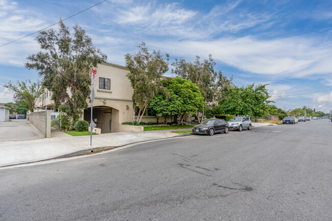 10894 Olinda St in Sun Valley, CA - Building Photo - Building Photo