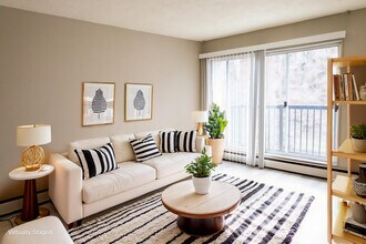 Vintage Squared in Calgary, AB - Building Photo - Building Photo