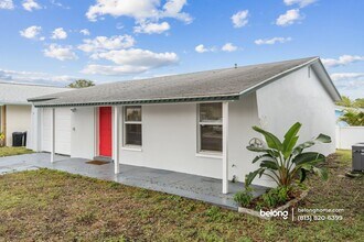 1018 Osprey Ct in Dunedin, FL - Building Photo - Building Photo