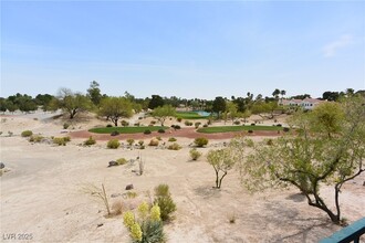 7645 Rolling View Dr in Las Vegas, NV - Building Photo - Building Photo