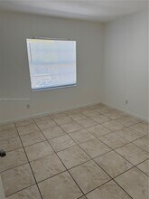 9231 SW 87th Ave in Miami, FL - Building Photo - Building Photo