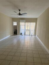 6580 Santona St in Miami, FL - Building Photo - Building Photo